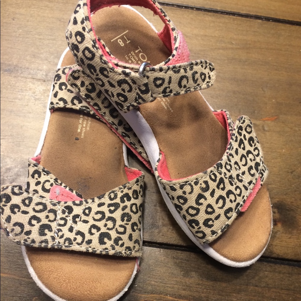 Toddler size 8 toms